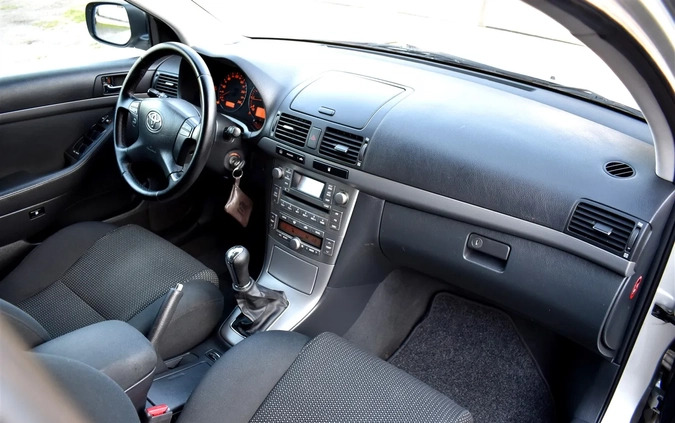 Toyota Avensis cena 18900 przebieg: 220000, rok produkcji 2006 z Elbląg małe 704